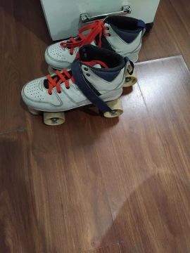 Patins com quatro rodas