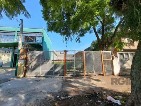 Terreno a venda na melhor localização do 4ª Distrito.Terreno medindo 9,30x33 mts. total de
