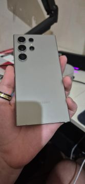 Samsung Galaxy S24 Ultra em perfeito estado
