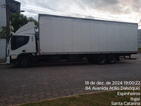 Caminhão Iveco Baú 2009/10
