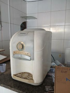 Bebedouro de água gelada Esmaltec