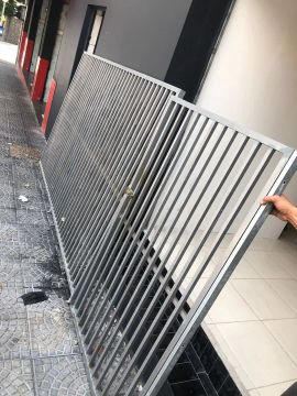 Portão de Aço em ótimo estado