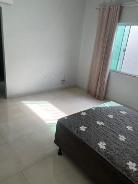 Alugo Casa