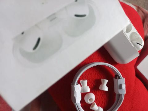 Fone de Ouvido Bluetooth Apple AirPods Pro - Novo