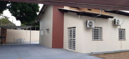Casa com Piscina e Mobiliada no Aeroporto