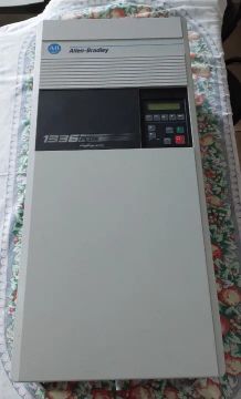 Inversor de frequência Allen-Bradley 1336 Plus 50HP (37kW) 73A