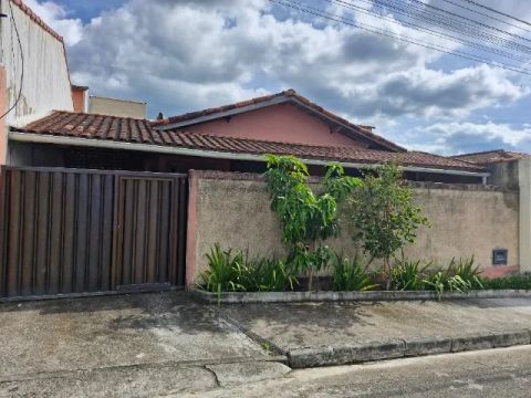 Venda ou permuta casa no condomínio Village da Serra - Macaé