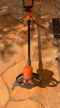 Cotador de grama Black+decker Bv25 Gl600n Cor Laranja 127v