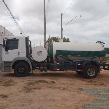 Caminhão limpa fossa 8.000L