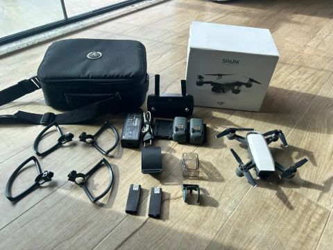 Drone DJI Spark Combo Fly More - eMania Foto e Video