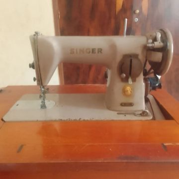Máquina de Costurar Singer Antiga