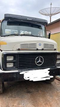 Caminhão com tanque de 16 mil litros 