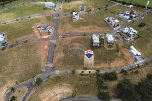 Lote Bwerani Ville em Iriri
