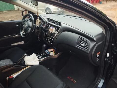Honda city 2018/18 muito novo *