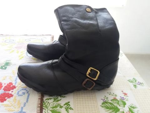 Bota Cano Médio em Couro Legítimo - Roberto Oshiro