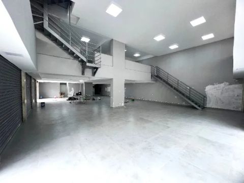 Vendo Lojão Pronto na Avenida Nossa Sra da Penha com 690m² e 7 Vagas - R$ 4.800.000