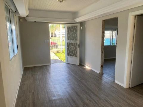 Casa de 2 dormitórios no bairro Santa Tereza