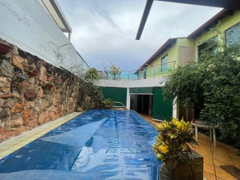Sobrado com 4 Quartos, 3 Suítes, 4 Vagas - Área de Lazer - Taguatinga Norte 