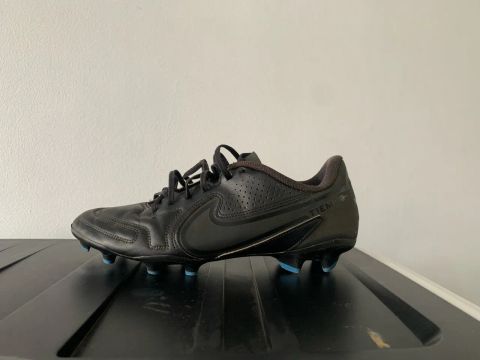Chuteira Masculina Campo Nike Legend 9 Club