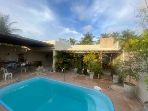Casa com piscina na Barra Nova 3/4 sendo duas suítes. 