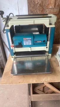 Plaina Desengrossadeira 1.650w Corte De 3 Mm - 2012nb Makita 220V