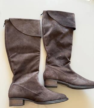 Bota feminina marrom impecável 