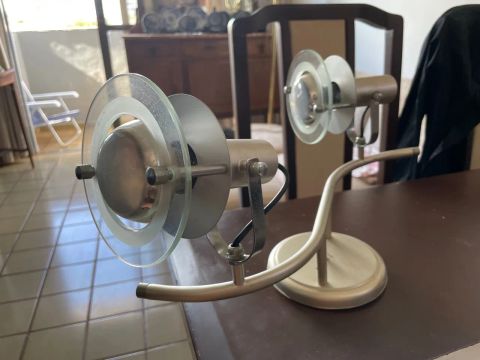 Luminária de Mesa ou teto Moderna com Design Inovador
