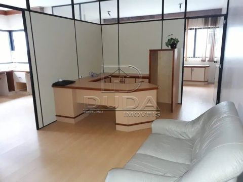 Ampla sala comercial