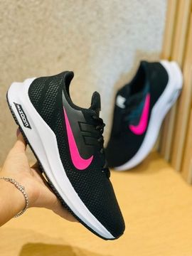 Tênis esportivo