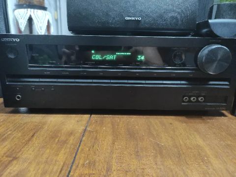 Vendo receiver Onkyo HT-R390 5.1 com caixas