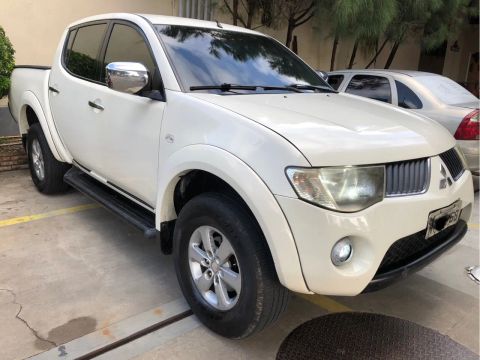 L200 Triton 2010 super conservada 