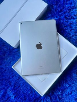 iPad 8 - Completo na caixa 