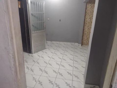 Aluga-se casa ur3