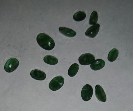Esmeraldas lapidada 15 peças 