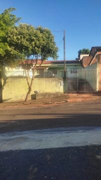 Aluga-se casa no jardim Planalto 