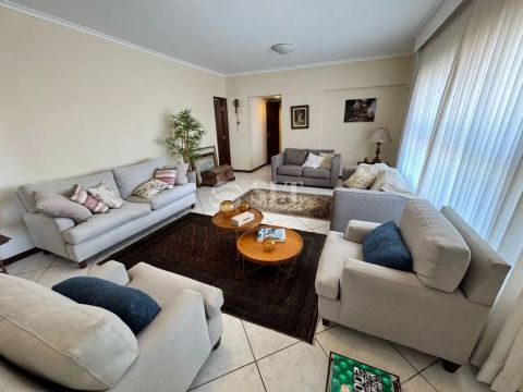 Apartamento a venda no Tirol