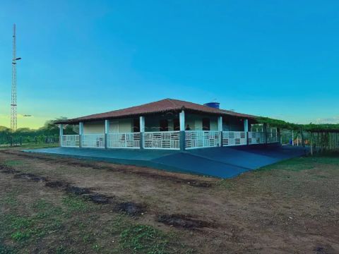Fazendo com 9.000m2 de terreno - Pilão Arcado - BA