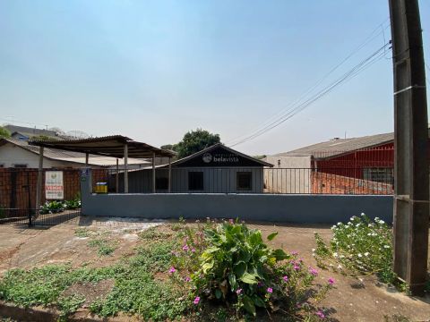 CASA À VENDA NO . JOÃO PAULO EM APUCARANA.