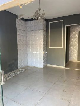 VENDE-SE CASA COM PONTO COMERCIAL CENTRO DE FRANCA-SP
