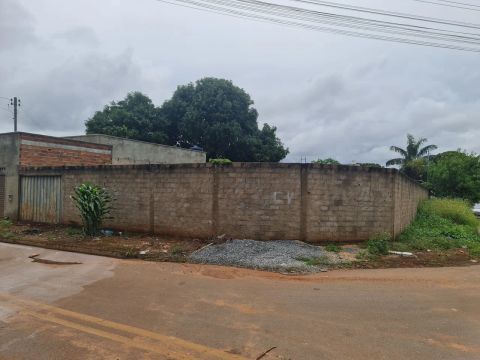 Vendo lote de 429 m2, paralela a avenida Noroeste ,  Oportunidade. 
