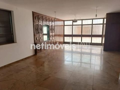 Casa residencial para alugar no bairro Comiteco com 461 m² e 5 dormitórios/quartos.