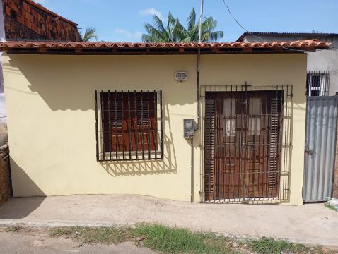 CASA NA RUA SÃO FÉLIX - VILA EMBRATEL 