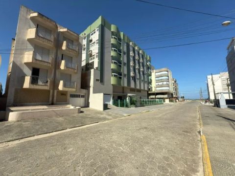 Apartamento em Laguna, Mar Grosso, Praça do Villa - 3 quartos (Suíte) 