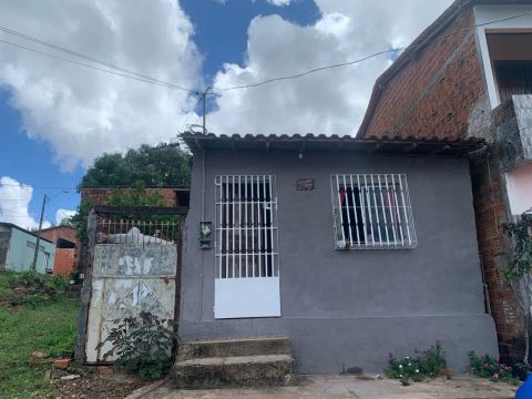 CASA A VENDA