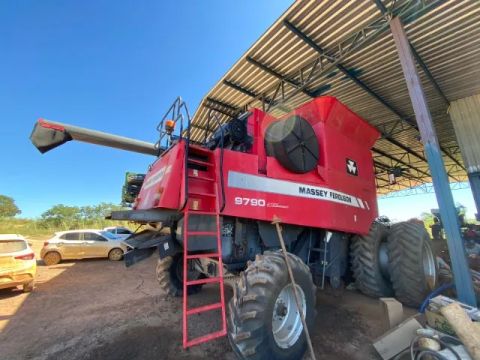 COLHEITADEIRA MASSEY FERGUSON 9790 ANO 2013