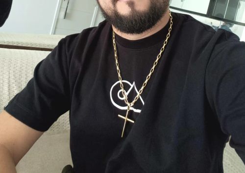 Cordão Masculino Grosso com Pingente Cruz em Ouro 18k