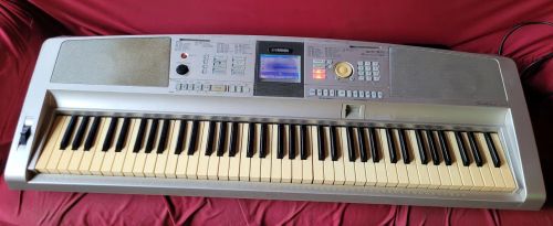 Teclado Yamaha DGX-305