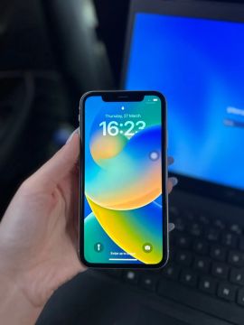 iPhone 11 - branco 