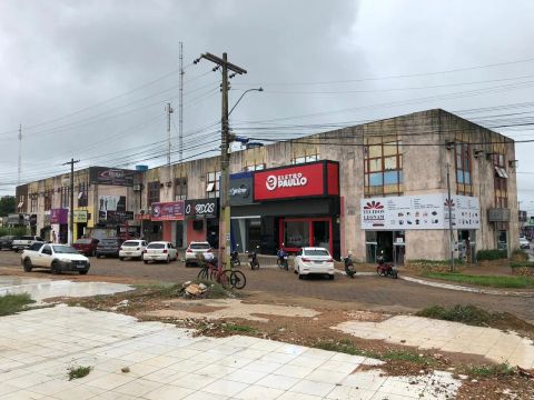 Vende-se sala comercial no Shopping Center Wanda Cristina em Porto Nacional-TO.