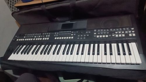Teclado Yamaha PSR-SX600
